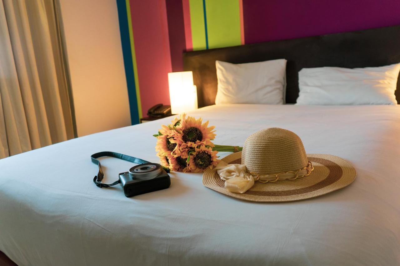 Hotel Ibis Styles Accra Airport Exterior foto