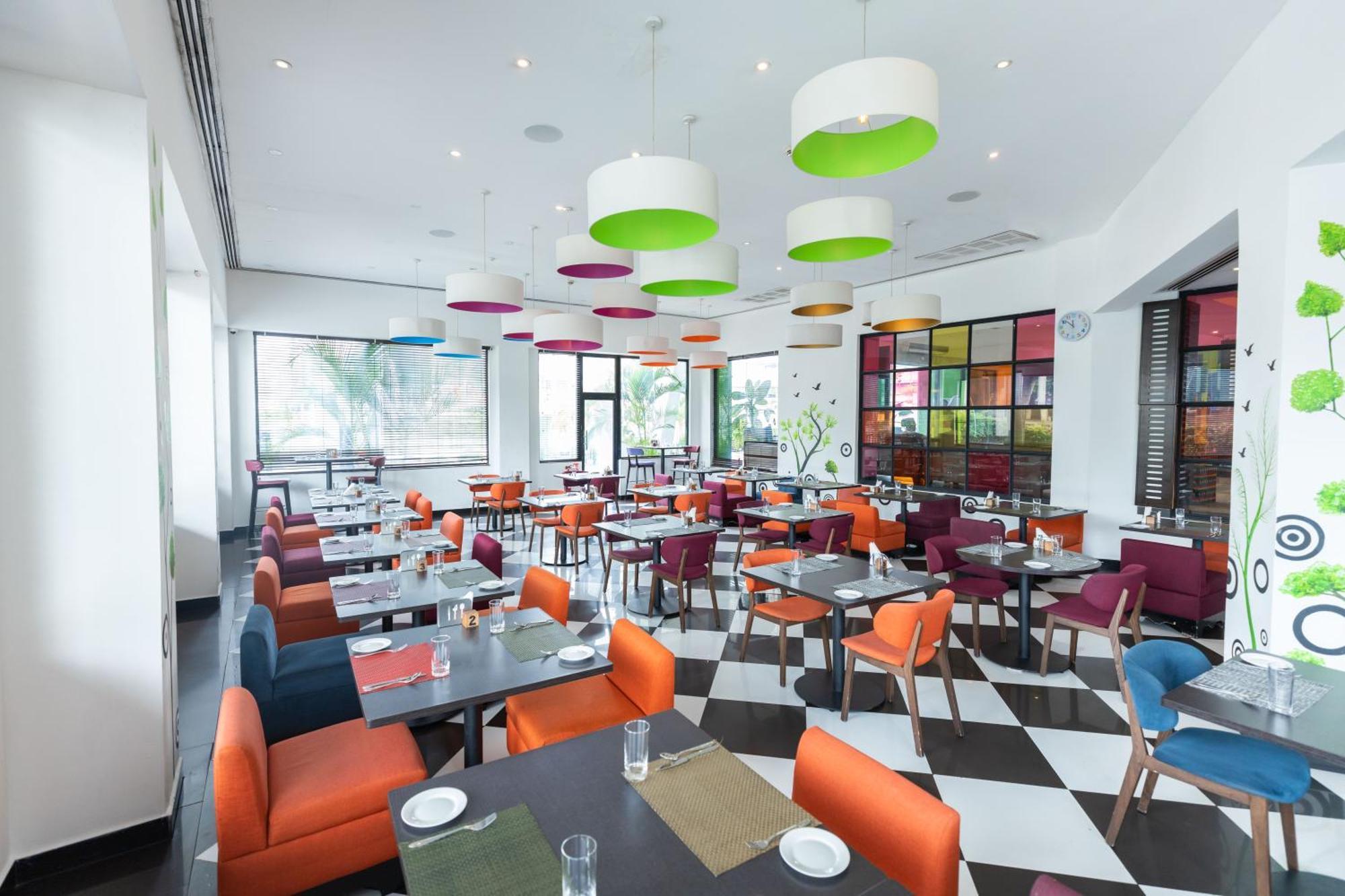 Hotel Ibis Styles Accra Airport Exterior foto