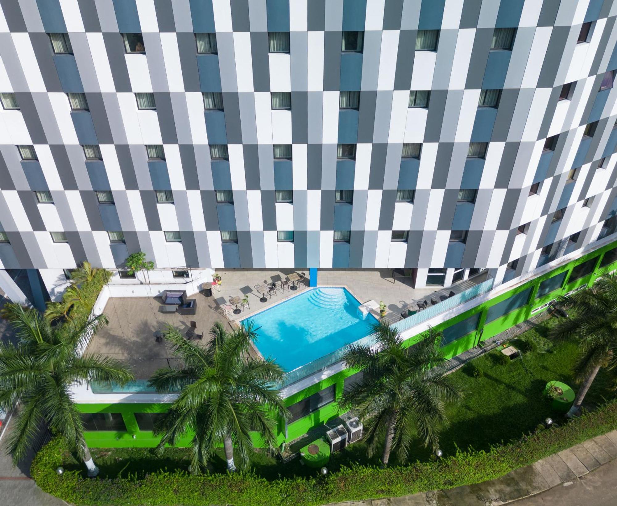Hotel Ibis Styles Accra Airport Exterior foto