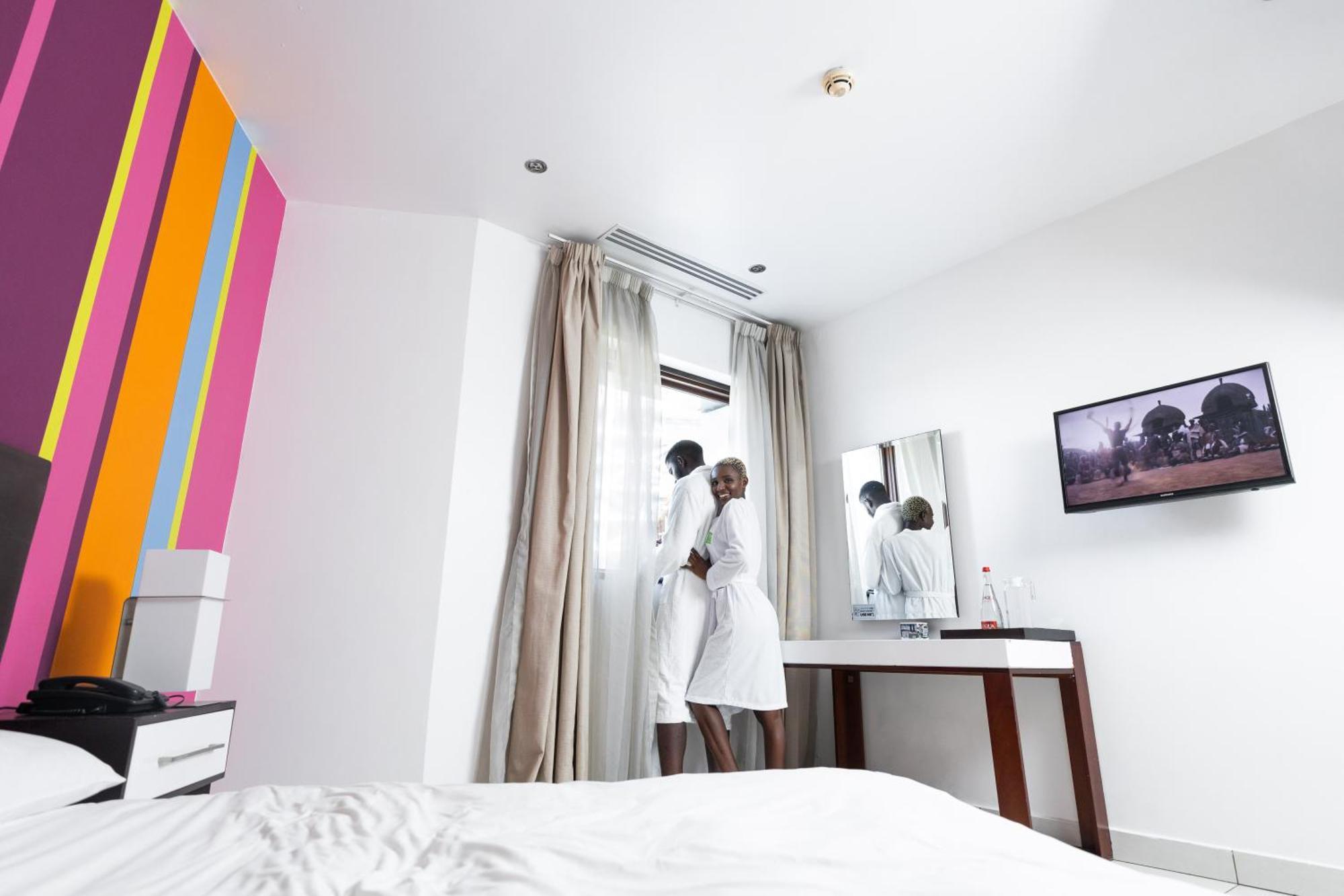 Hotel Ibis Styles Accra Airport Exterior foto
