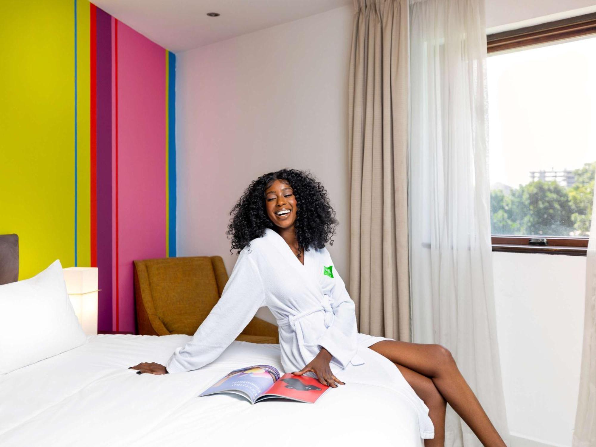 Hotel Ibis Styles Accra Airport Exterior foto
