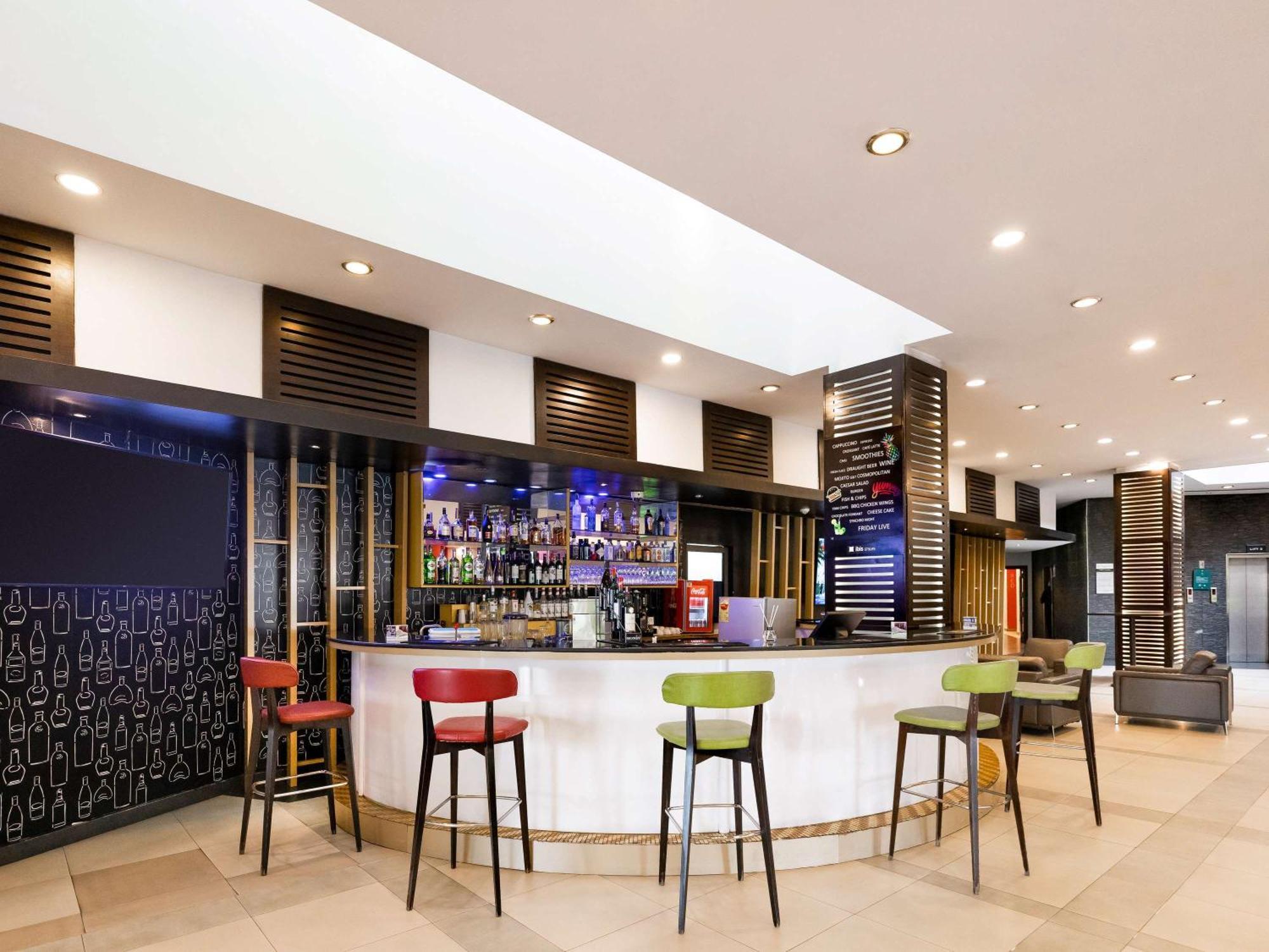 Hotel Ibis Styles Accra Airport Exterior foto